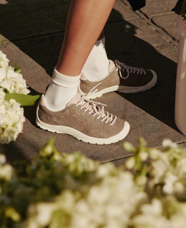 Women's Jasper KM Lite Sneaker  |  Plaza Taupe/Birch